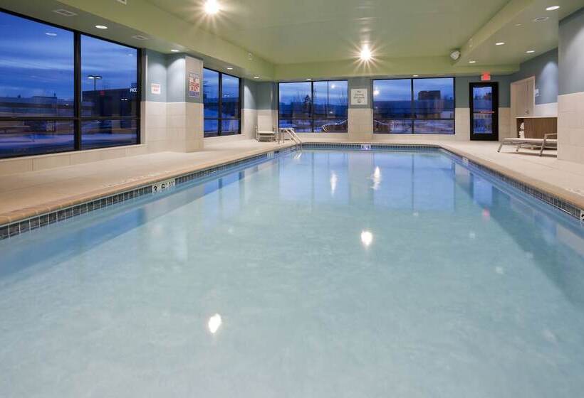 فندق Holiday Inn Express Roseville St. Paul, An Ihg