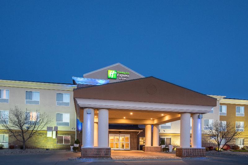 Отель Holiday Inn Express & Suites Yankton, An Ihg