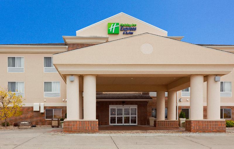 Отель Holiday Inn Express & Suites Yankton, An Ihg