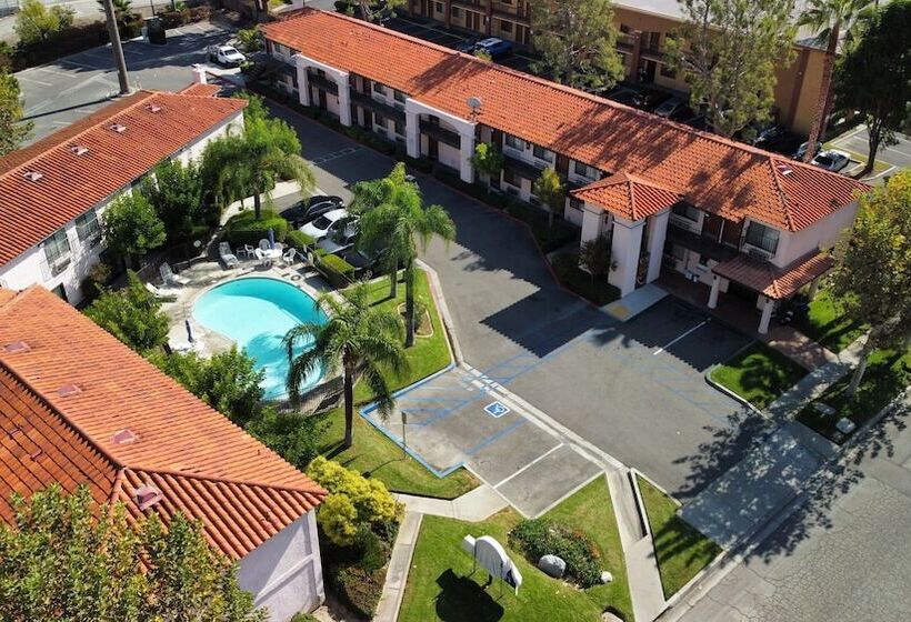 ホテル Hospitality Inn