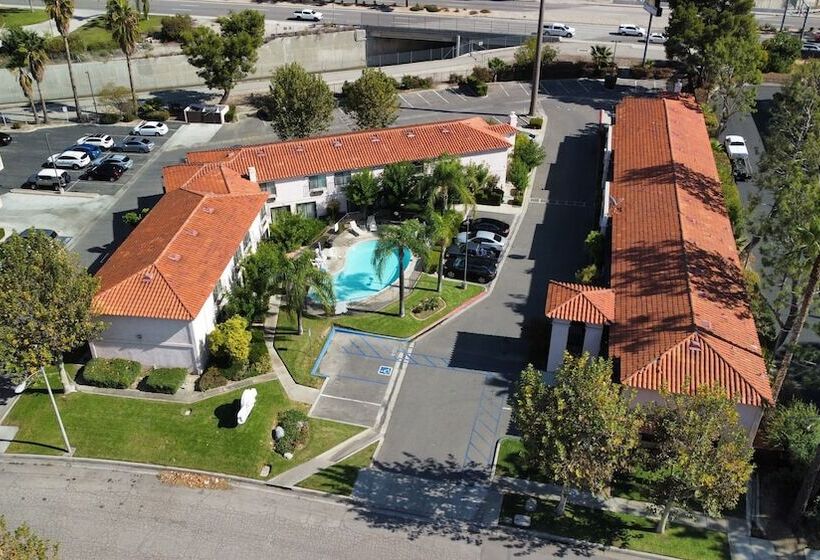 ホテル Hospitality Inn