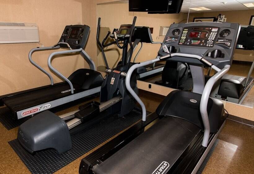 فندق Howard Johnson By Wyndham Portsmouth