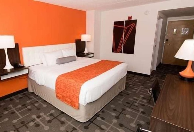 فندق Howard Johnson By Wyndham Portsmouth