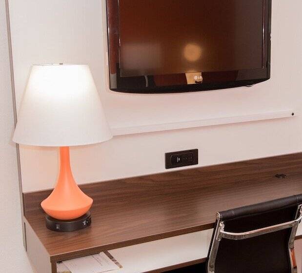 فندق Howard Johnson By Wyndham Portsmouth