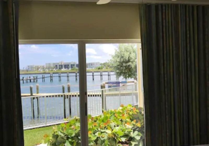 فندق Jupiter Waterfront Inn