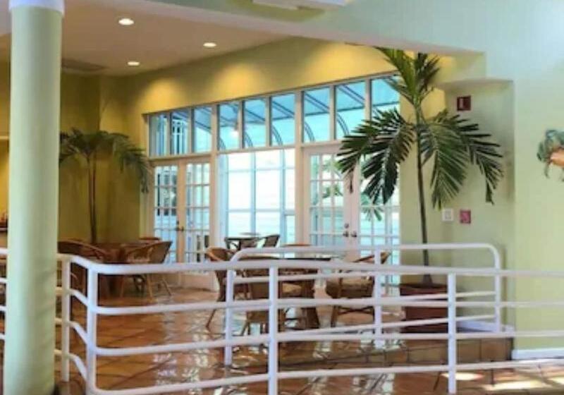 فندق Jupiter Waterfront Inn