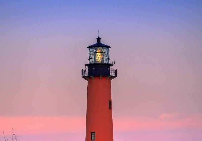 فندق Jupiter Waterfront Inn