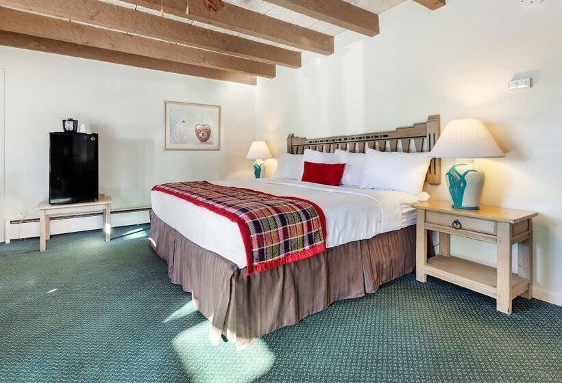 هتل Kachina Lodge