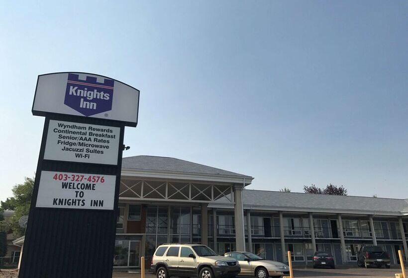 호텔 Knights Inn Lethbridge