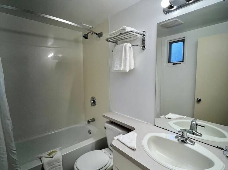 호텔 Knights Inn Lethbridge