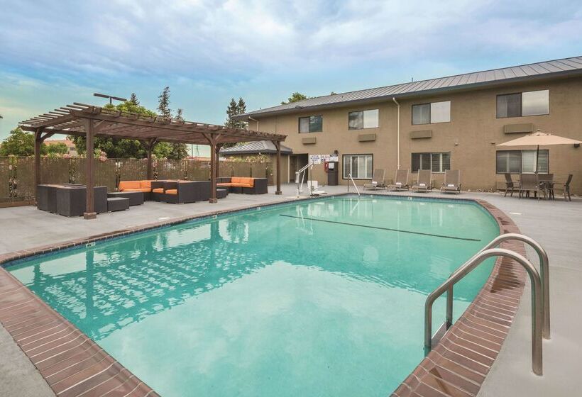 בית מלון כפרי La Quinta By Wyndham San Jose Airport