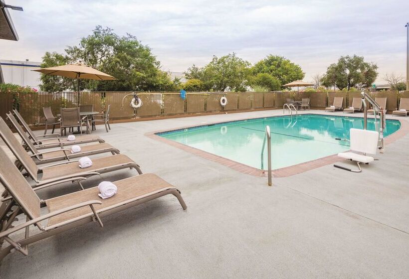 فندق La Quinta By Wyndham San Jose Airport
