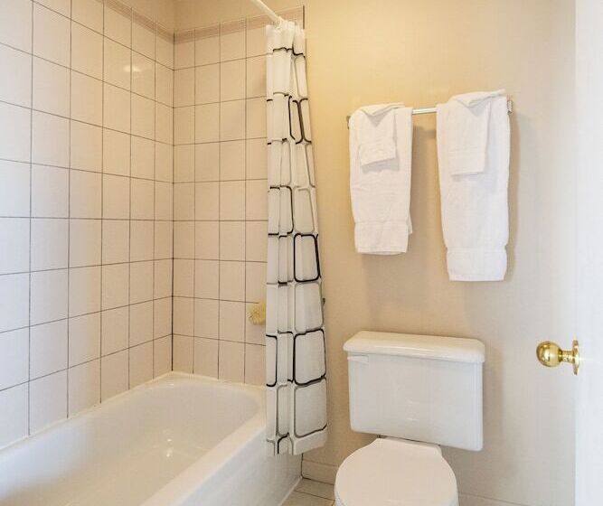 酒店 La Roche Pleureuse