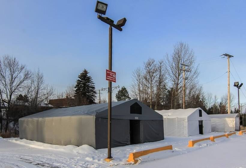 فندق La Saguenéenne   Hôtel Et Centre De Congrès