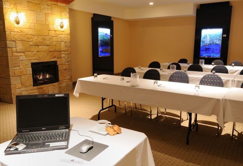 فندق La Saguenéenne   Hôtel Et Centre De Congrès