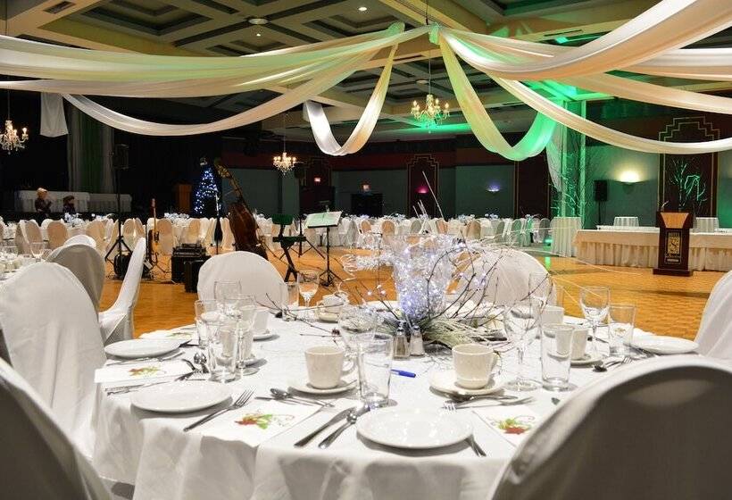 فندق La Saguenéenne   Hôtel Et Centre De Congrès