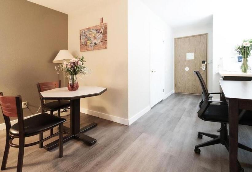 فندق Ocean Star Inn