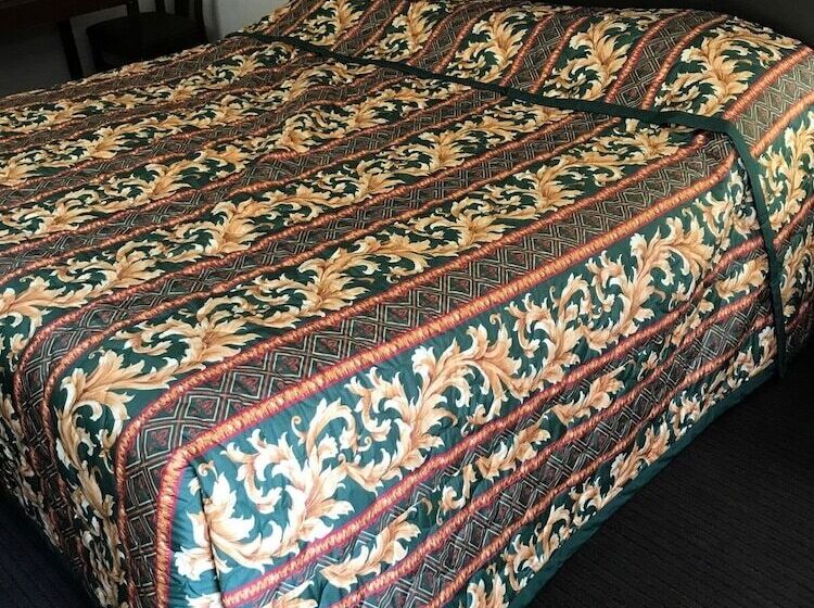 هتل Pennswoods Inn