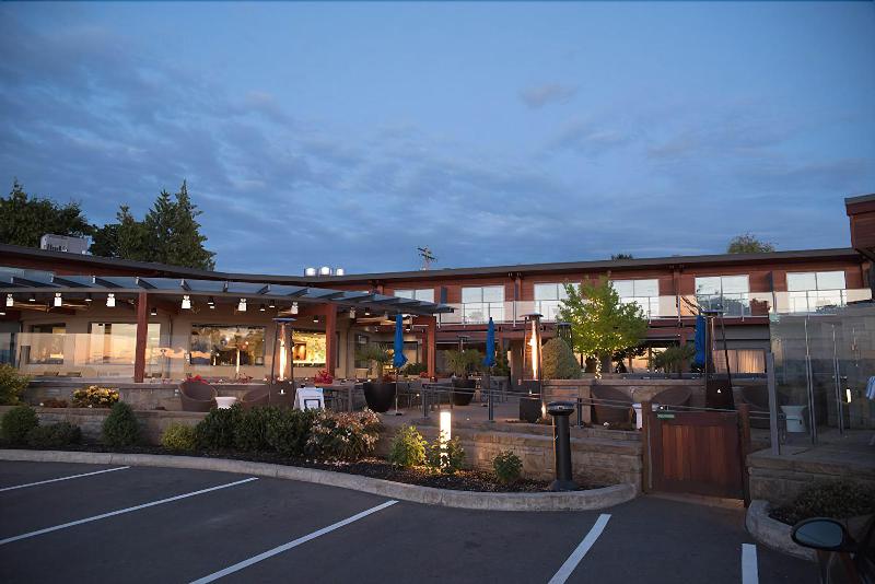 בית מלון כפרי Qualicum Beach Inn