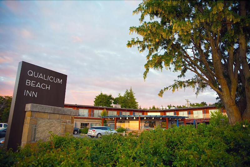 בית מלון כפרי Qualicum Beach Inn