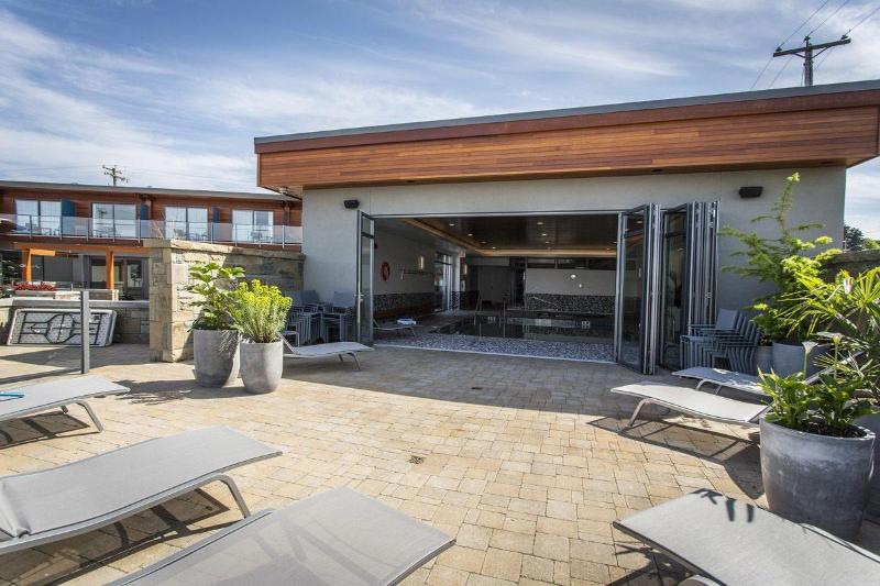 בית מלון כפרי Qualicum Beach Inn