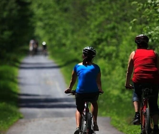 Отель Independent Hôtel St Jean Sur Richelieu