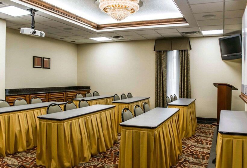 فندق Quality Inn Airport  Cruise Port