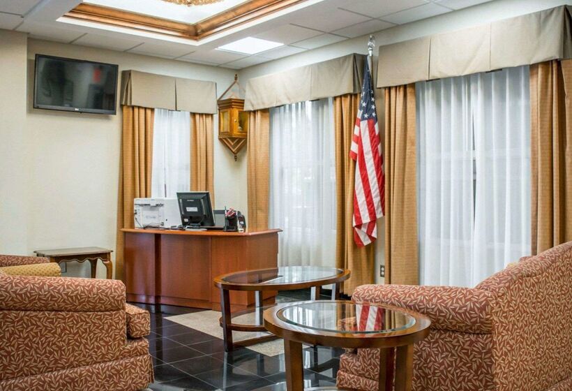 فندق Quality Inn Airport  Cruise Port