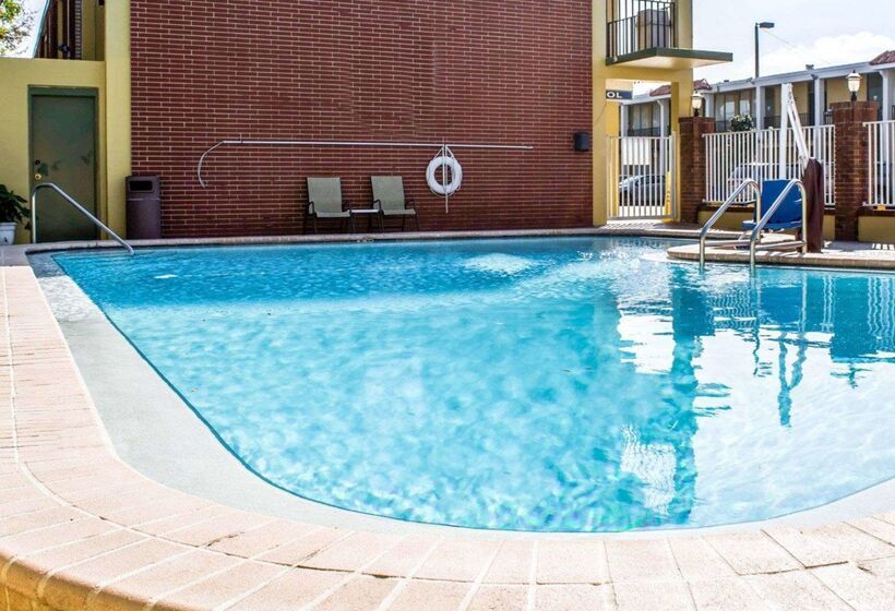 فندق Quality Inn Airport  Cruise Port