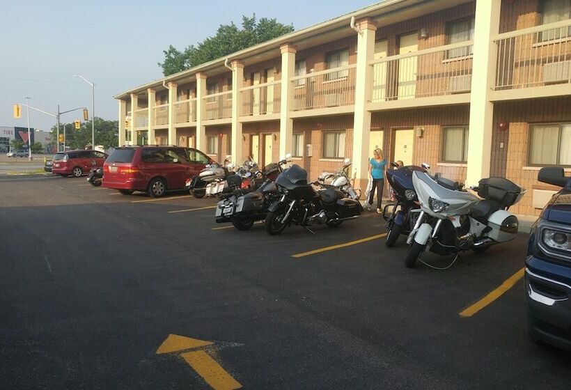 فندق Riviera Inn And Suites 1000 Islands