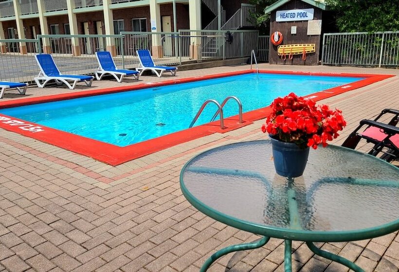 فندق Riviera Inn And Suites 1000 Islands