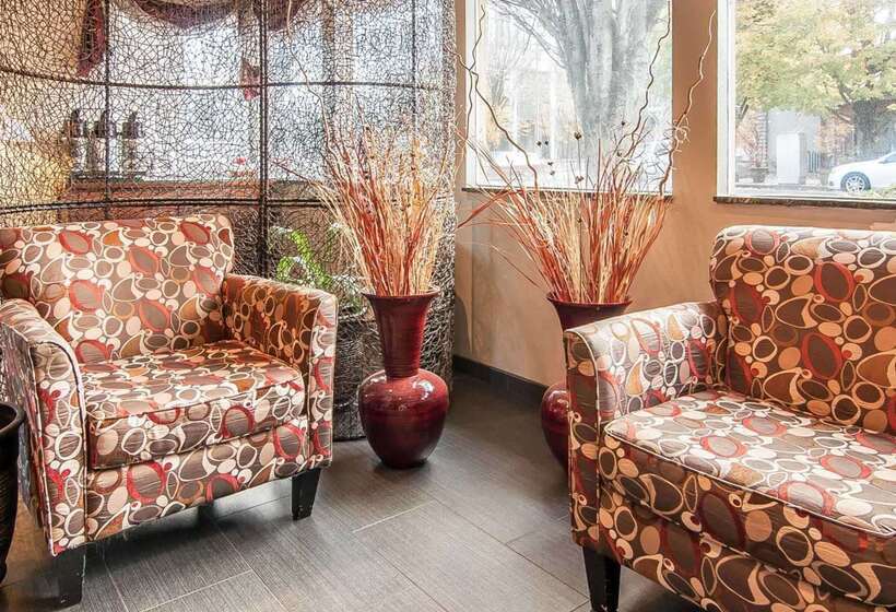 هتل Quality Inn Downtown Convention Center