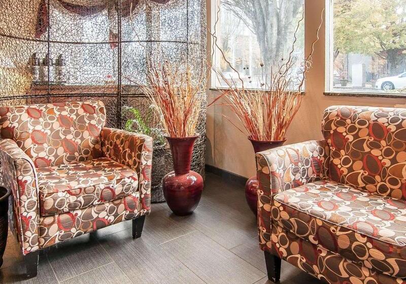 هتل Quality Inn Downtown Convention Center