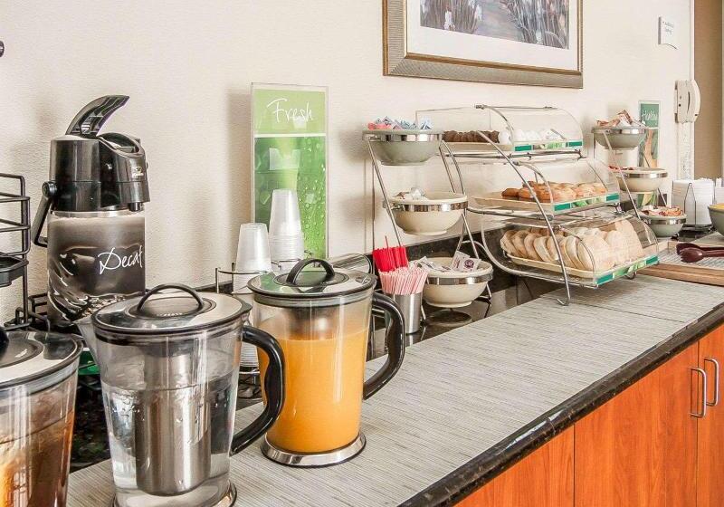 هتل Quality Inn Downtown Convention Center