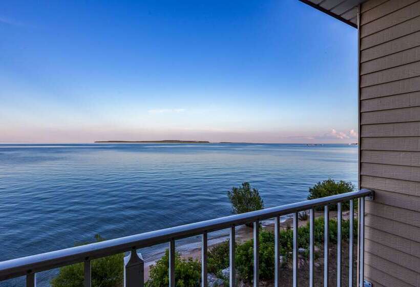 Отель Quality Inn Lakefront