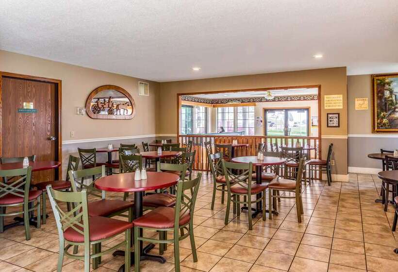 Отель Quality Inn Lakefront