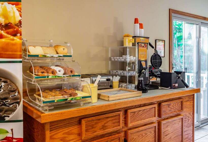 Отель Quality Inn Lakefront