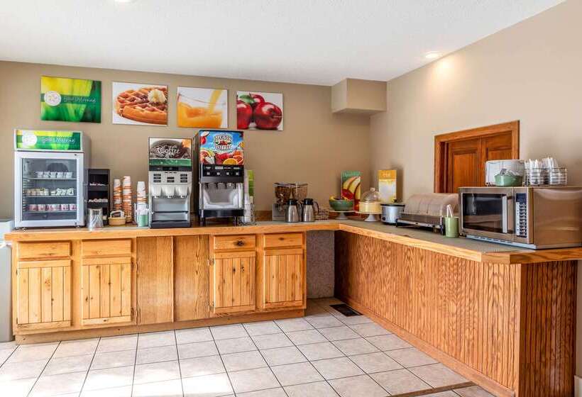 בית מלון כפרי Quality Inn Lakefront