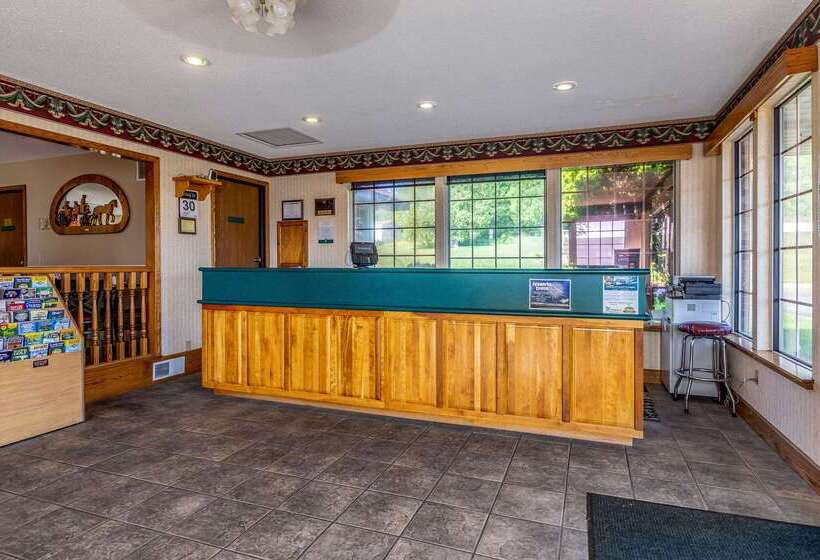 בית מלון כפרי Quality Inn Lakefront