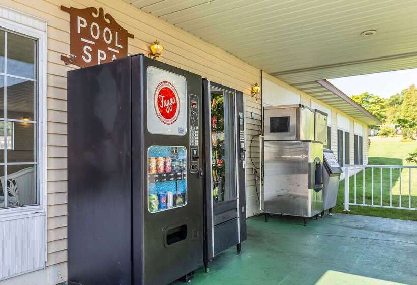 Отель Quality Inn Lakefront