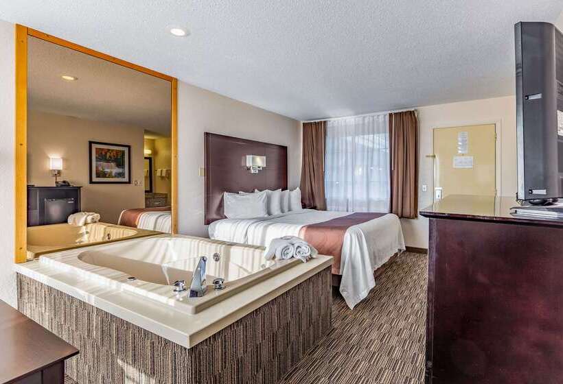 Отель Quality Inn Lakefront