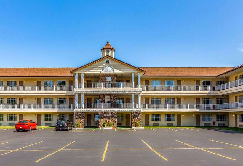 Отель Quality Inn Lakefront