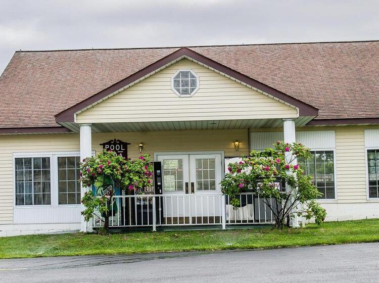 Отель Quality Inn Lakefront