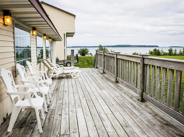 Отель Quality Inn Lakefront