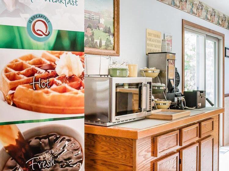 Отель Quality Inn Lakefront