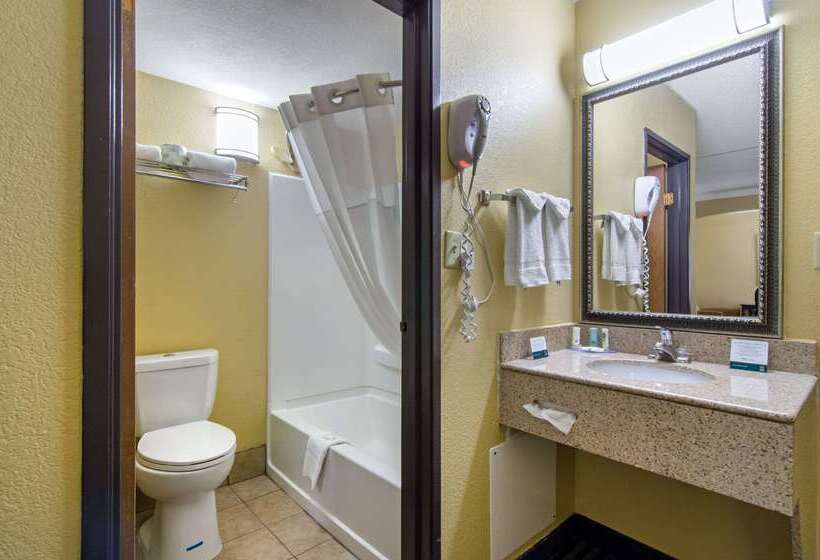 فندق Quality Inn Merriam  Kansas City