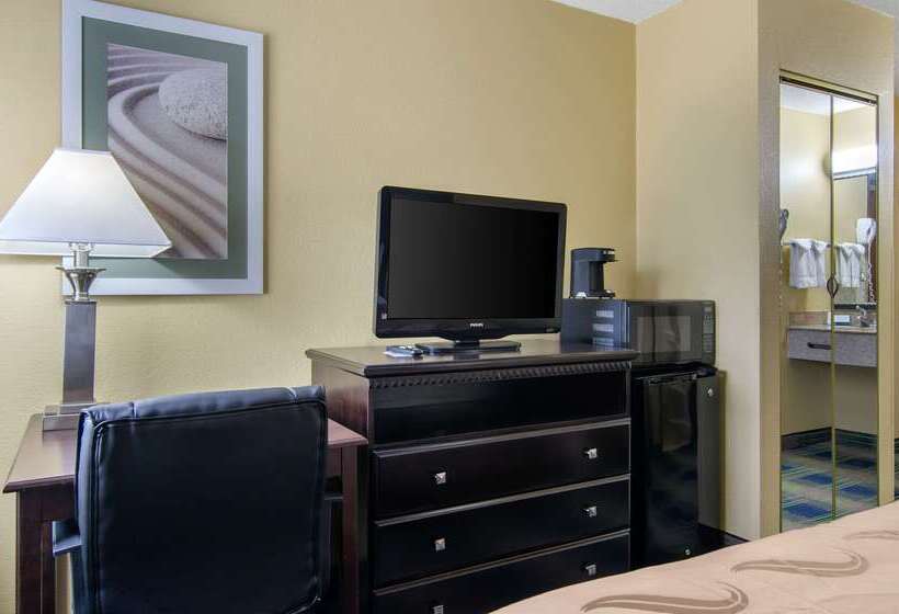 فندق Quality Inn Merriam  Kansas City