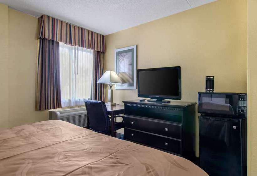 فندق Quality Inn Merriam  Kansas City