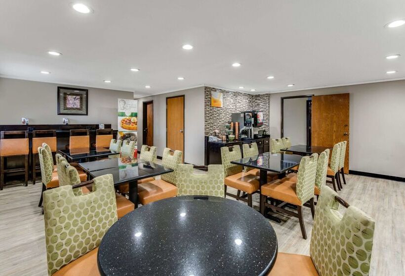 فندق Quality Inn Merriam  Kansas City