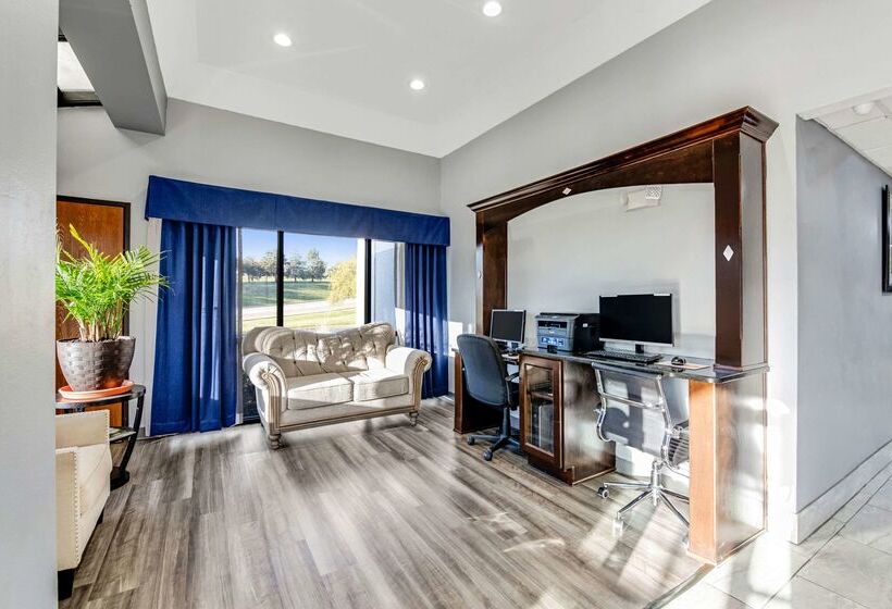 فندق Quality Inn Merriam  Kansas City